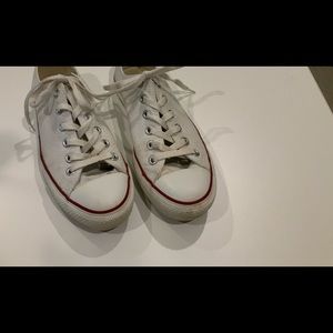 Converse tennis shoes
